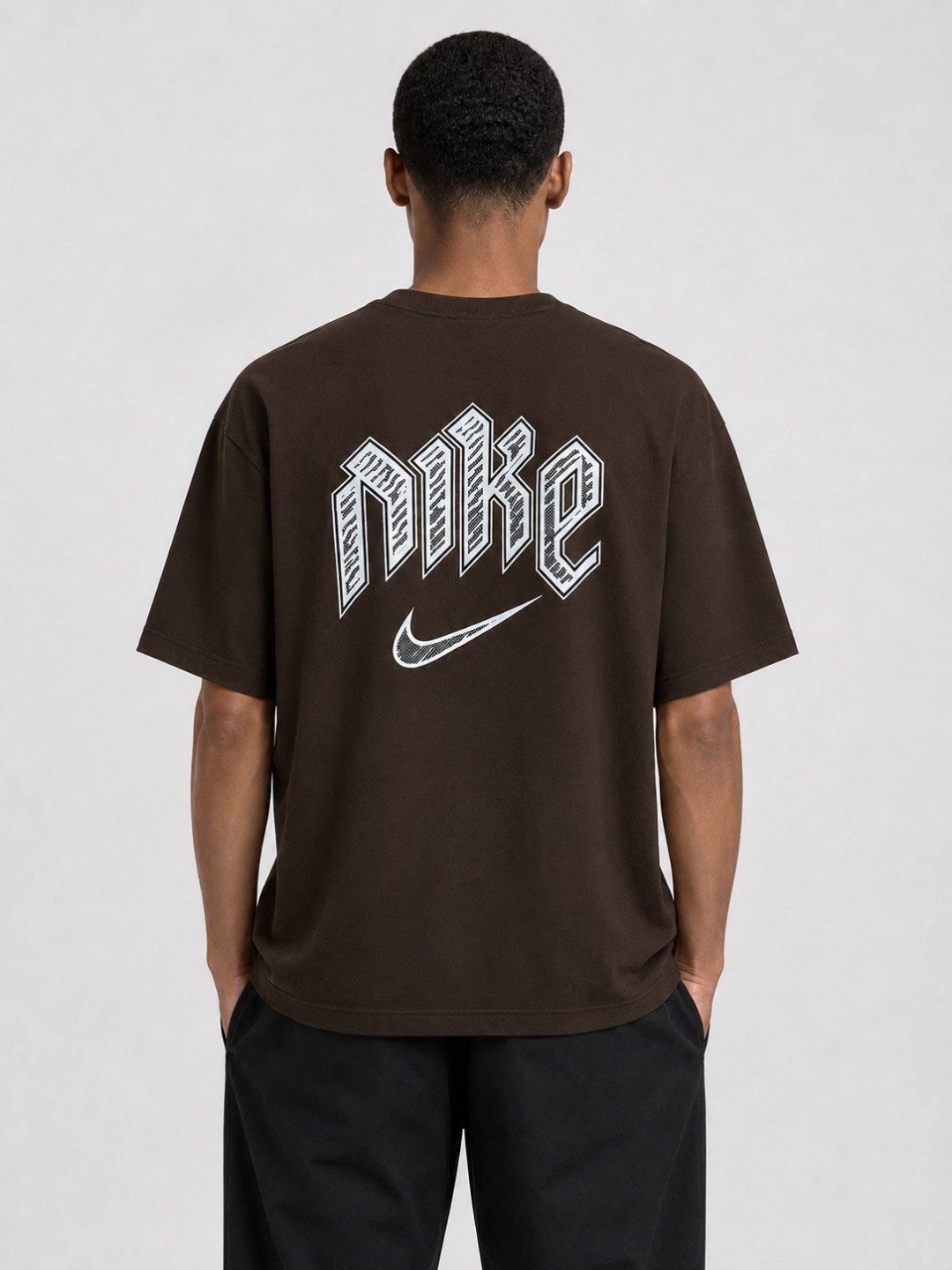 Camiseta Nike Gothic Division - Marrom — foto 2