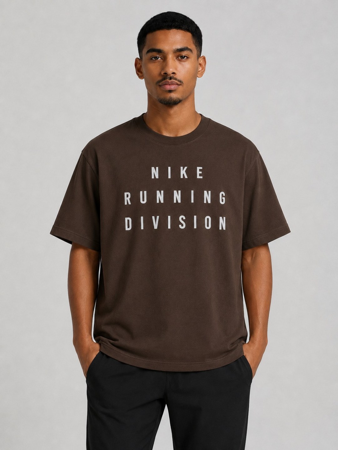 Camiseta Nike Gothic Division - Marrom — foto 3